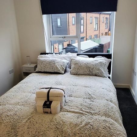 Beautiful & Elegant 2 Bed Room House Manchester Buitenkant foto