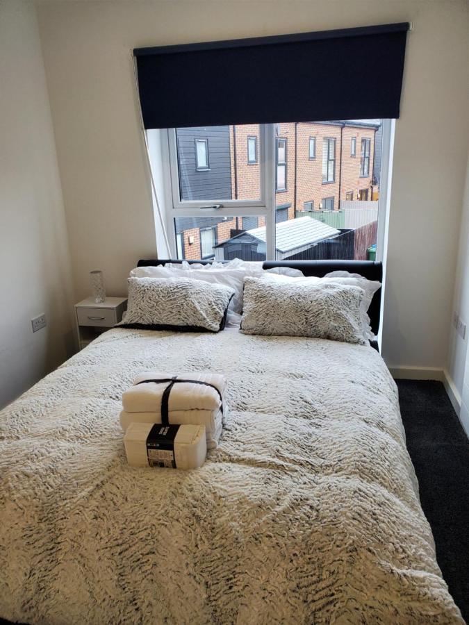 Beautiful & Elegant 2 Bed Room House Manchester Buitenkant foto