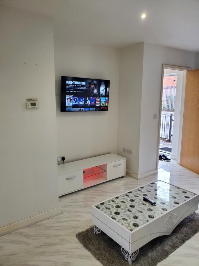 Beautiful & Elegant 2 Bed Room House Manchester Buitenkant foto