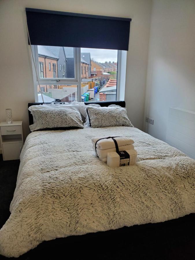 Beautiful & Elegant 2 Bed Room House Manchester Buitenkant foto