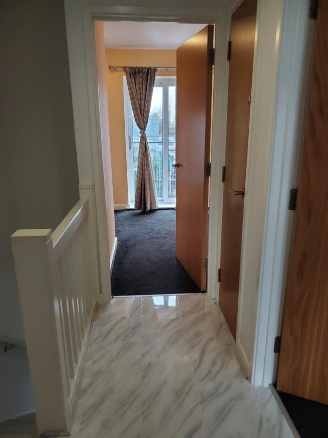 Beautiful & Elegant 2 Bed Room House Manchester Buitenkant foto
