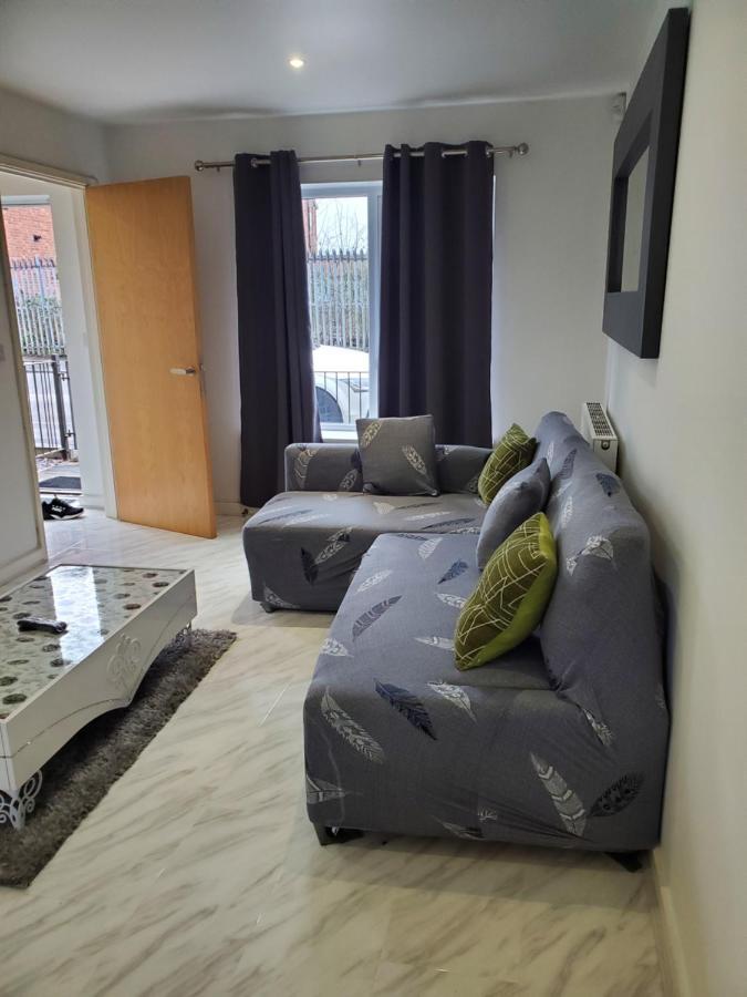 Beautiful & Elegant 2 Bed Room House Manchester Buitenkant foto